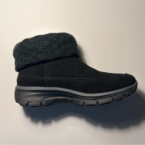 Skechers NWOTB Black Suede Leather Ankle Booties w/ Checkered Knit Cuff, sz 6.5